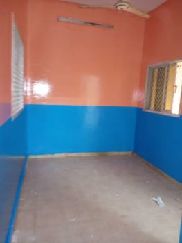 Maison F4 rénovée avec salle à manger à Barwaqo 1