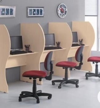 Bureaux de direction et mobilier pro – Design moderne sur-mesure