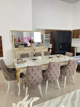 Salle à manger complète avec table marbre et buffet