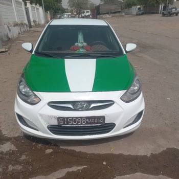 Voiture Hyundai Accent, boîte automatique, excellent état