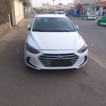 Hyundai Avante 2015, Boîte Automatique, Diesel, Prix Négociable