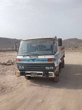 Camion Nissan Diesel avec moteur neuf - Prix intéressant
