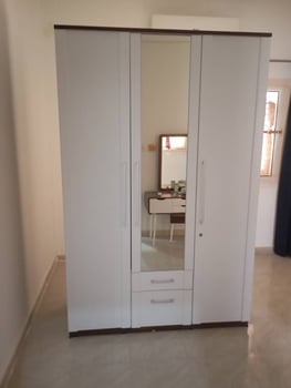 Chambre à coucher complète avec lit médical à vendre