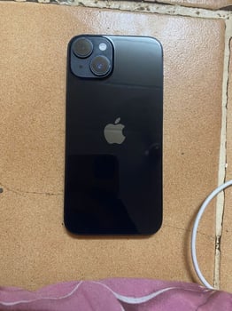 iPhone 14, 84% de batterie, dernière mise à jour iOS 26, prix négociable