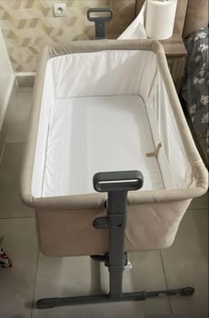 Lit bébé quasi neuf, utilisé 4 mois