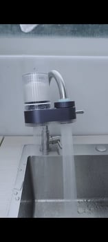 Purificateur d\'eau de robinet - Élimine bactéries et impuretés