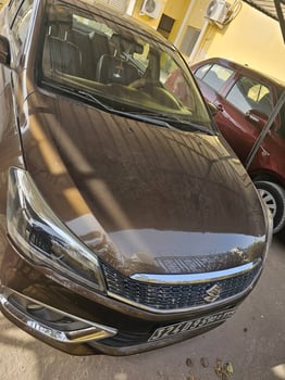 Suzuki Dyisaer 2024, essence, boîte automatique, excellent état