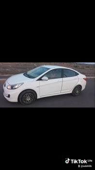Hyundai Avante 2017 Blanc, Auto, Gasoil, à louer