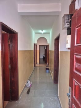 Appartement F4 avec cuisine équipée et citerne d\'eau à Saline Ouest