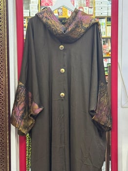 Abayas modernes et élégantes – Plusieurs modèles disponibles