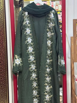 Abayas modernes et élégantes – Plusieurs modèles disponibles