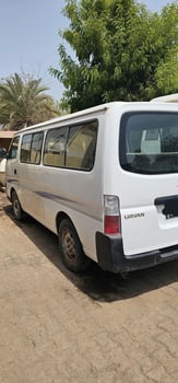 À VENDRE – Nissan Urvan (Minibus)