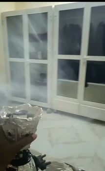 Armoire en aluminium avec porte et serrure - Bon état