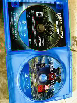 Pack de 2 jeux vidéo : Call of Duty et God of War