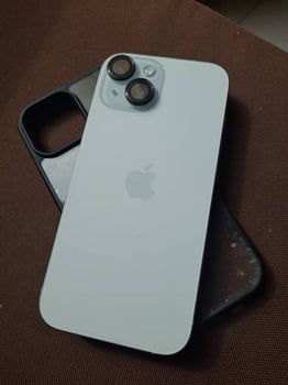iPhone 15 Bleu 128Go, Batterie 81%, Non Chargé
