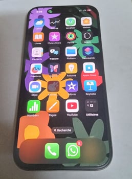 iPhone 15 Pro 128GB - Titane Naturel, Batterie 89%, Excellent État