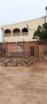 Maison F2 à louer à Pk13 avec 3 chambres et commodités
