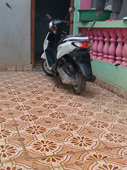 Moto Fekon en excellent état, économique et fiable