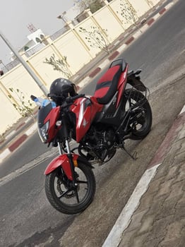 Moto Honda 2025 160cc, état neuf