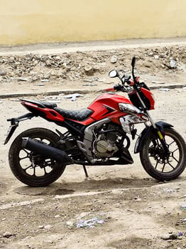 Moto SANKE 200cc, transmission manuelle, bon état