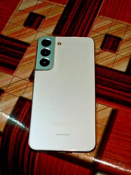 Samsung S22 128Go en Bon état
