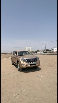 TOYOTA COROLLA CROSS 2023 , Toyota prado TXL 5L excellent état , 100km
