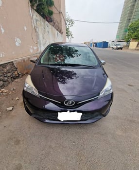 Toyota Vitz 2017, en excellent état, économique