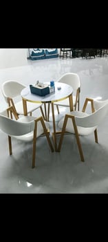 Ensemble de salle à manger - Table et 4 chaises élégantes