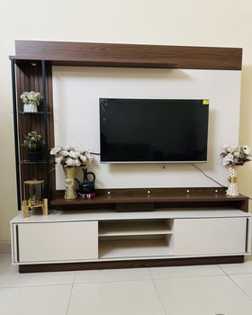 Meuble TV abordable avec TV Toshiba 4K