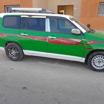 Taxi Probox, automatique, essence en très bon état