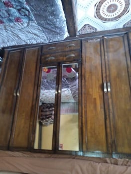 Armoire et Lit de Chambre à Coucher - Prix Négociable