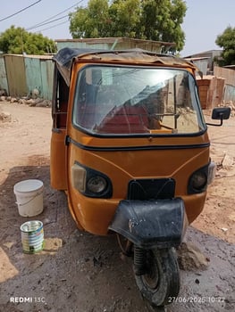 Mahindra Bajaj en bon état à vendre