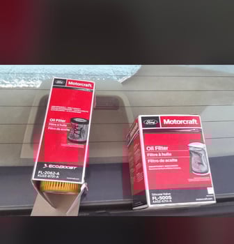 Filtre à l’huile de marque Ford à vendre plusieurs quantité