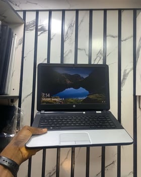 HP 340 G1, Processeur Intel Core i5, 4Go RAM, 500Go HDD, Windows 10 Pro