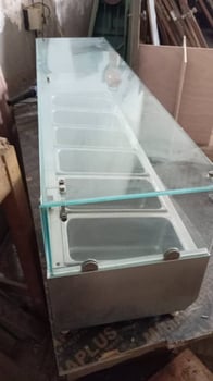Vitrine réfrigérée pour restaurant ou snack, état impeccable