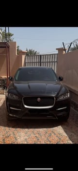 Jaguar F-Pace 2017, R Sport Diesel 180 CH, Confort absolu