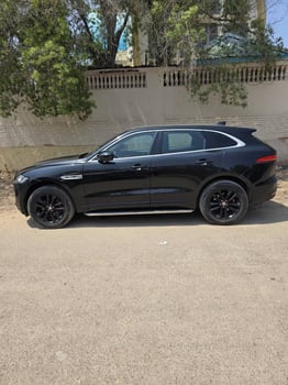 Jaguar F-Pace 2017, R Sport Diesel 180 CH, Confort absolu