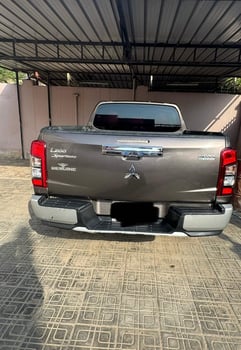 Mitsubishi L200 2022, diesel, boîte automatique, très bon état