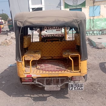 Bajaj 6 places en excellent état à vendre