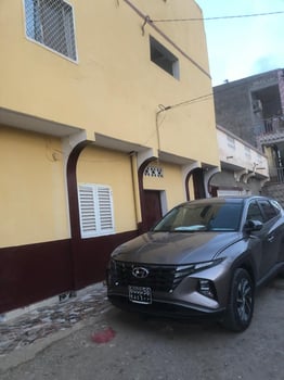 Belle maison F4 avec terrasse à Barwaqo 1, quartier calme et sécurisé