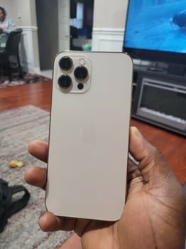 iPhone 12 Pro Max 128Go, couleur Or, batterie 81%