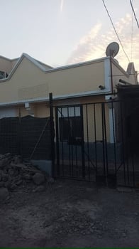 Maison 2 chambres avec véranda à louer au cité Chabeley PK 13