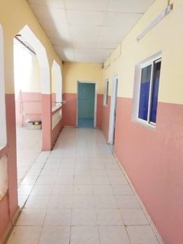 Maison F4 rénovée avec cour couverte et réservoir d\'eau à Hodan 1