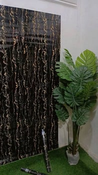 Papier peint adhésif