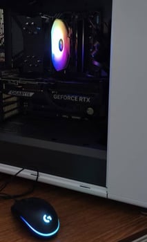 PC Gamer Haut de Gamme 2025 - Ryzen 5 9600X + RTX 5070 12Go - 32Go DDR5, idéal pour gaming et montage vidéo