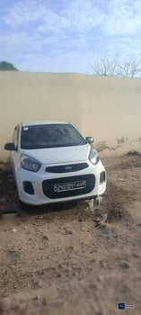 Vends Kia Picanto en très bon état, presque neuve.
