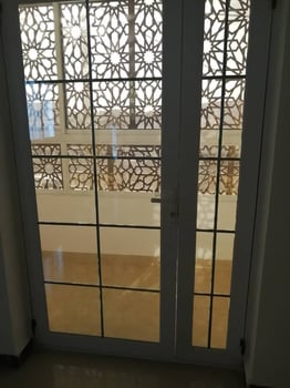 Villa F5 avec climatiseurs, citerne d\'eau et parking à louer à Cité Gabode