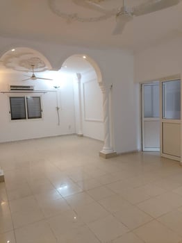 Appartement F5 spacieux avec parking et commodités à Gabode 6