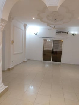 Appartement F5 spacieux avec parking et commodités à Gabode 6