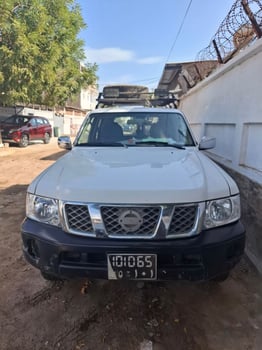 Nissan Patrol 2016, V6, climatisation, pneus neufs